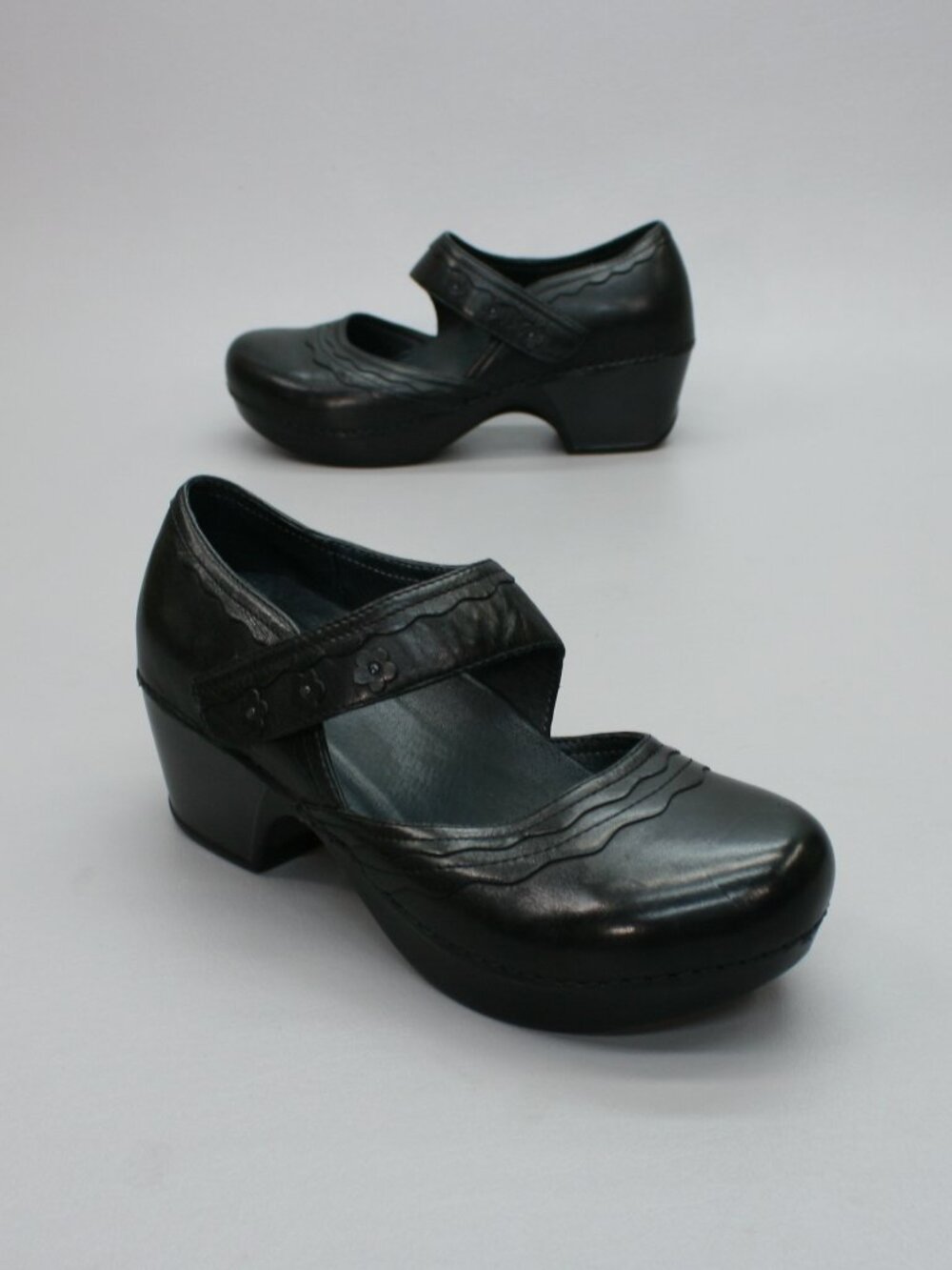 Dansko Ladies 40 (9.5-10) Harlow Black Mary Janes Hook & Loop Heels Shoes Clogs